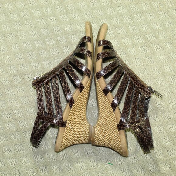 Aerosoles Women's 8 Brown Black Strappy Snakeskin Patent Print 2.5" Wedge Heels - Picture 4 of 7